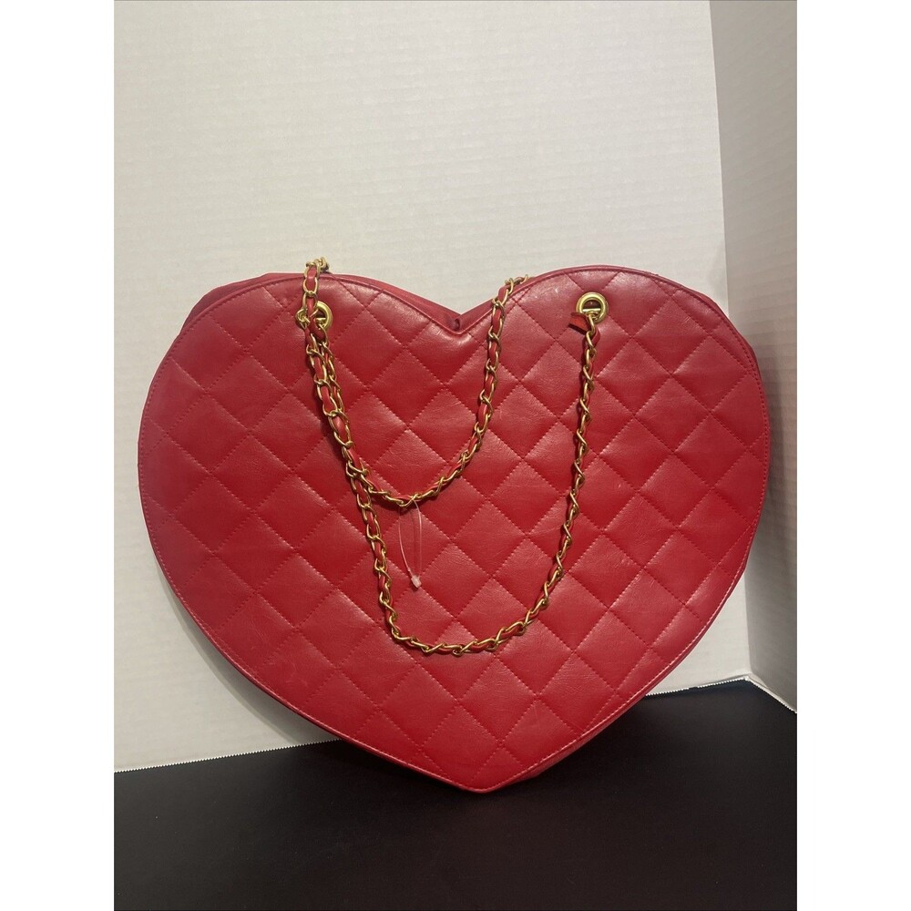 FREDERICK OF HOLLYWOOD RED HEART QUILT DESIGN PURSE GOLD TONE CHAIN VALENTINE